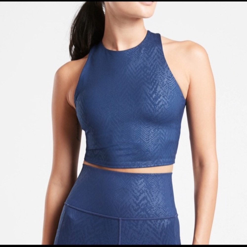 Athleta Conscious Embossed Crop Size Small